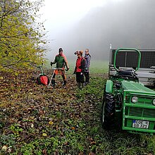 Arbeitseinsatz mit dem Freischneider und dem Einachsmäher